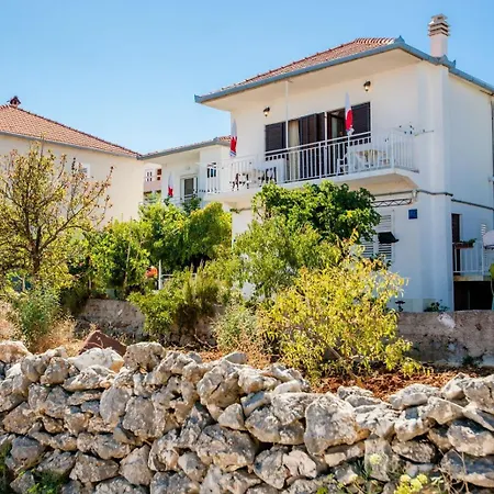 Jere - 30 M From Apartment Vinisce