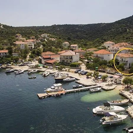 Jere - 30 M From Apartman