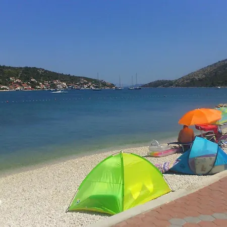 Jere - 30 M From Vinišće